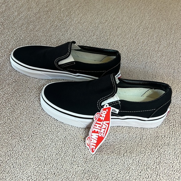Vans Black and White Classic Slip-On Shoes - Size - Men’s 4.5 / Women’s 6.0 NWT - Picture 2 of 14